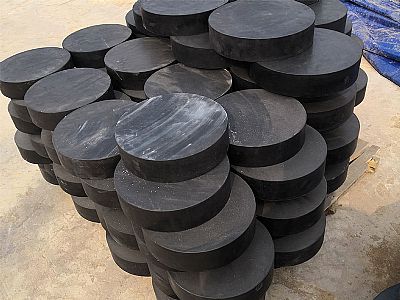 延津县板式橡胶支座由若干层橡胶片与薄钢板经加压硫化